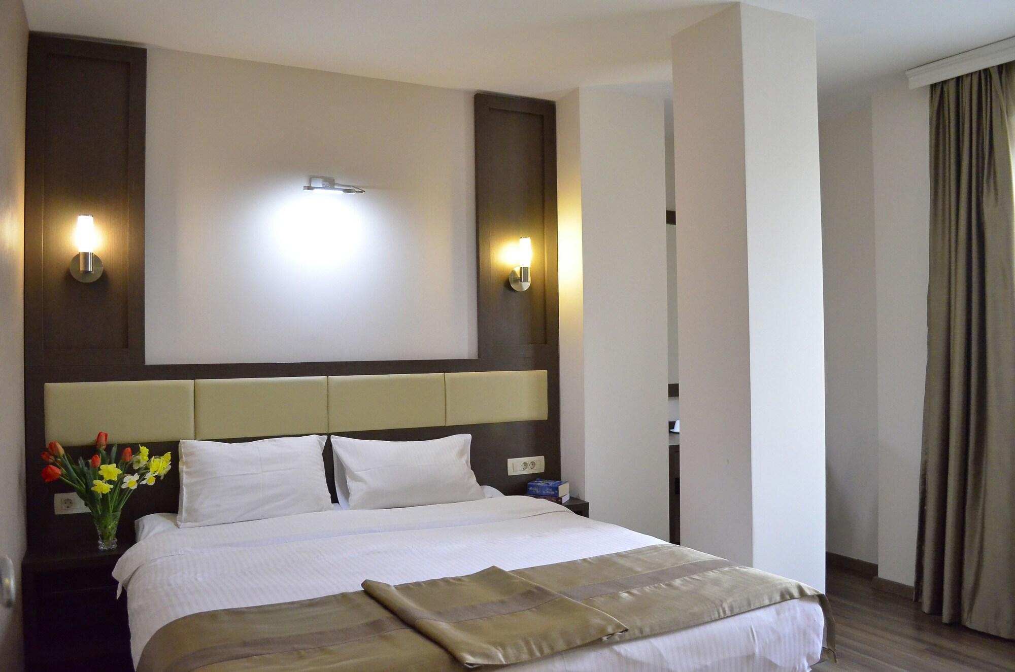 Hotel Vlaho Skopje Extérieur photo