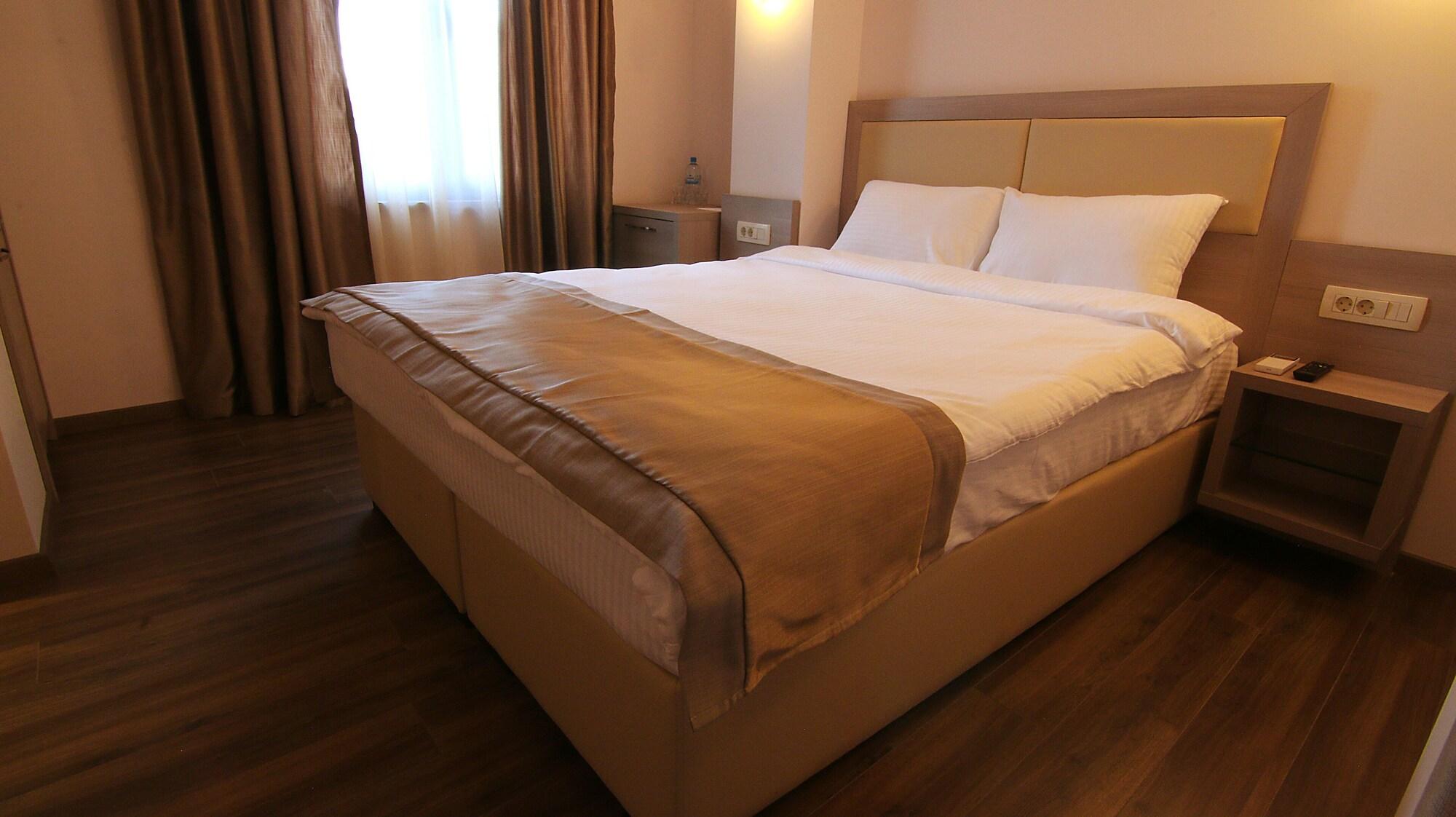 Hotel Vlaho Skopje Extérieur photo