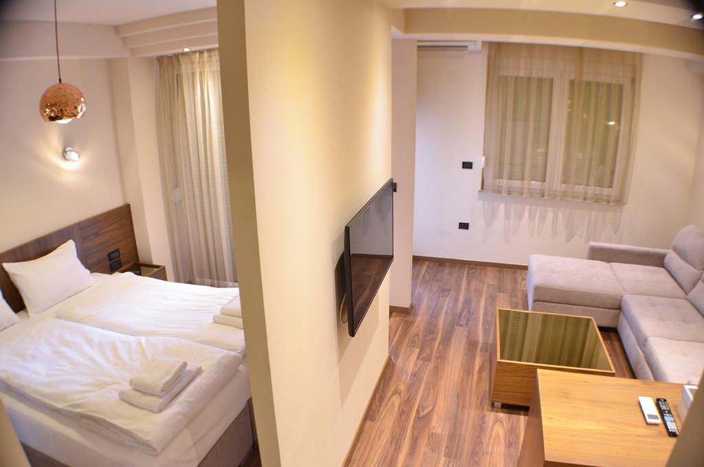 Hotel Vlaho Skopje Extérieur photo