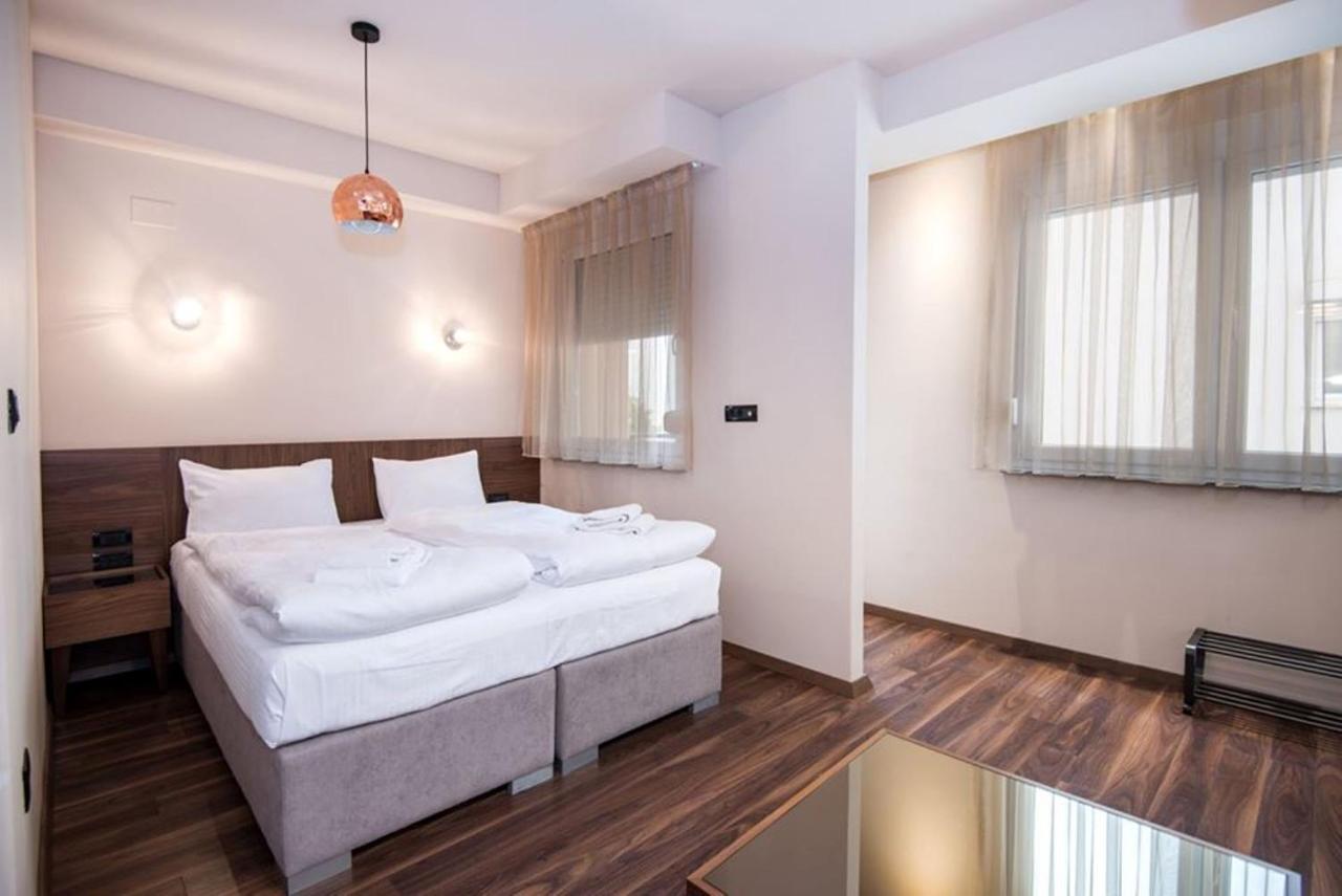 Hotel Vlaho Skopje Extérieur photo