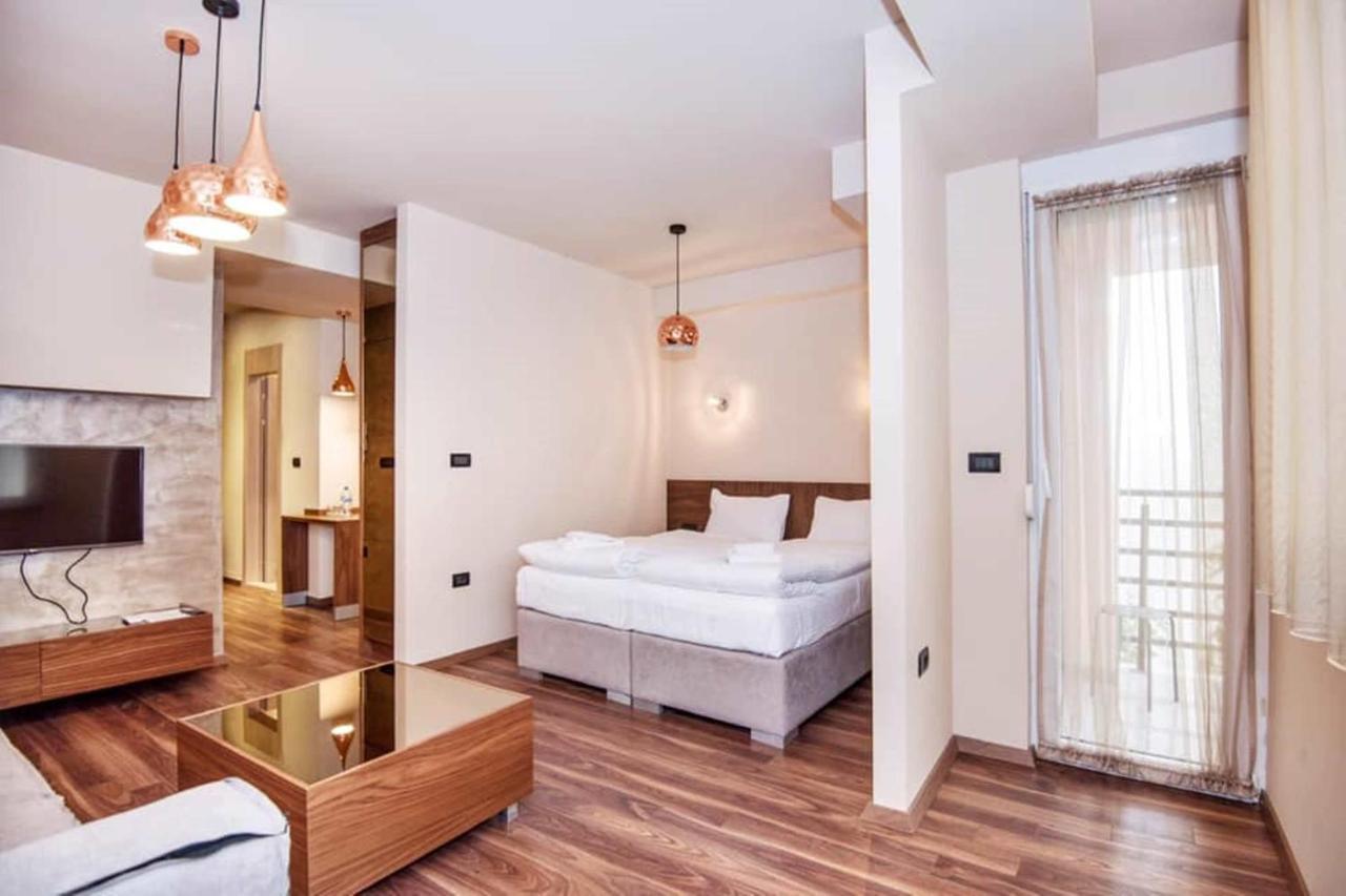 Hotel Vlaho Skopje Extérieur photo