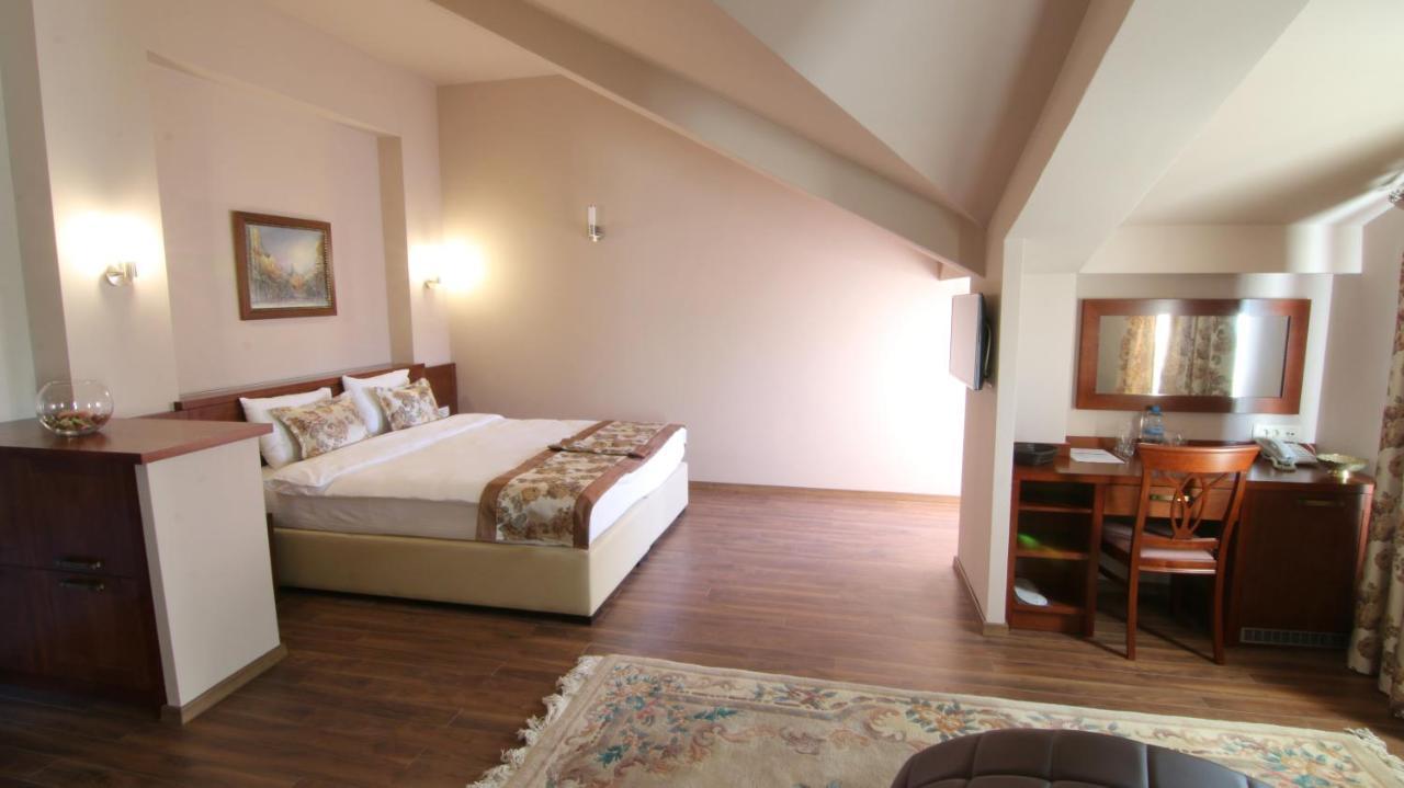 Hotel Vlaho Skopje Extérieur photo