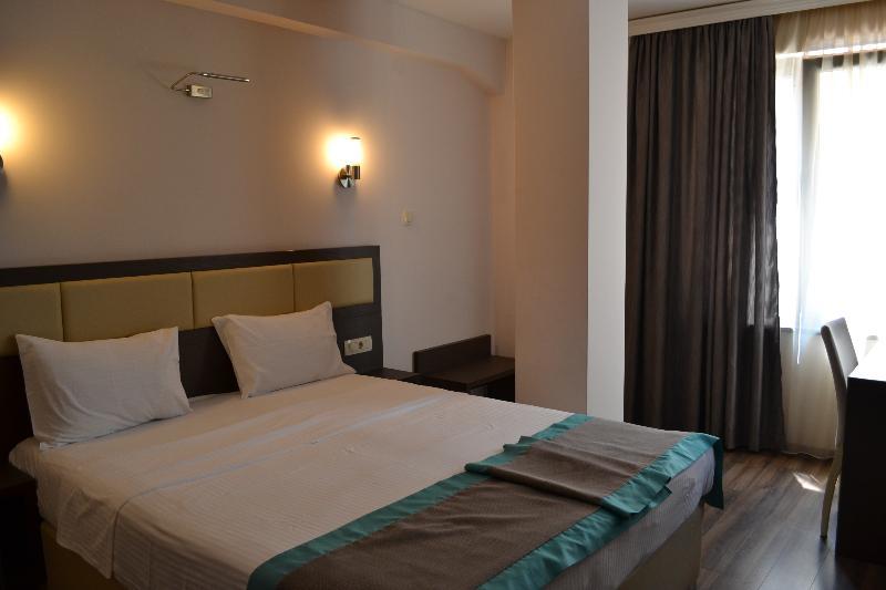 Hotel Vlaho Skopje Extérieur photo